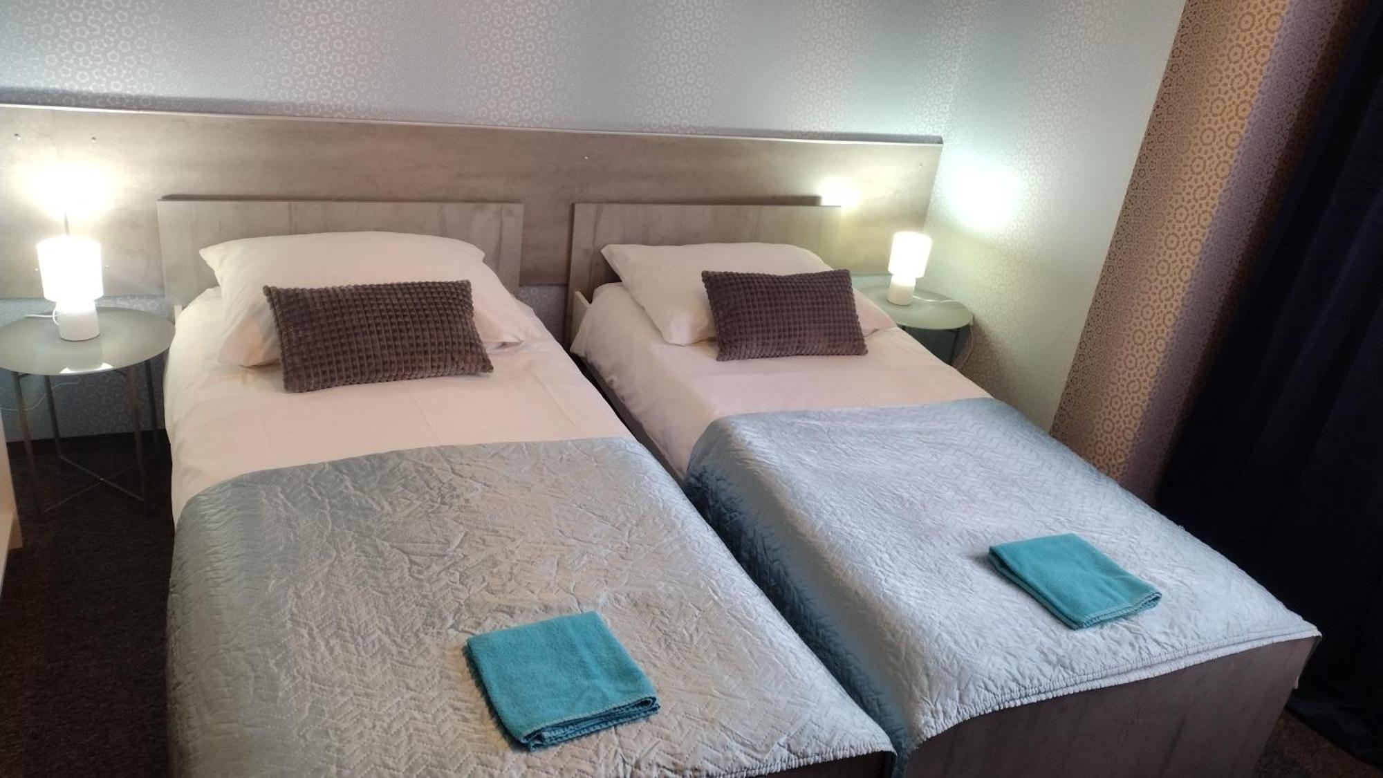 إيبلاغ Hotelik Mona-Pokoje Z Lazienkami المظهر الخارجي الصورة